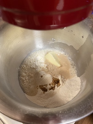 Starbread 2022 2.jpg